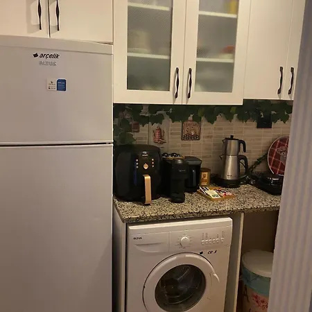 Apartment Sultans Corner *