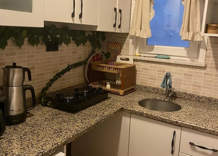 Apartment Sultans Corner *