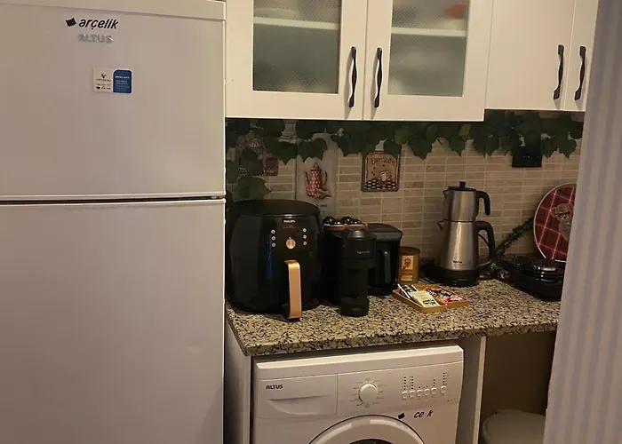 Apartment Sultans Corner *